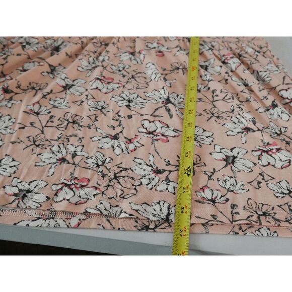 Suzanne Betro Women's Pink & White Floral V-neck Button-front Empire Waist Tunic - Picture 6 of 9